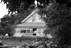 Langs riksvei 40, juli 1963. Landhandel.