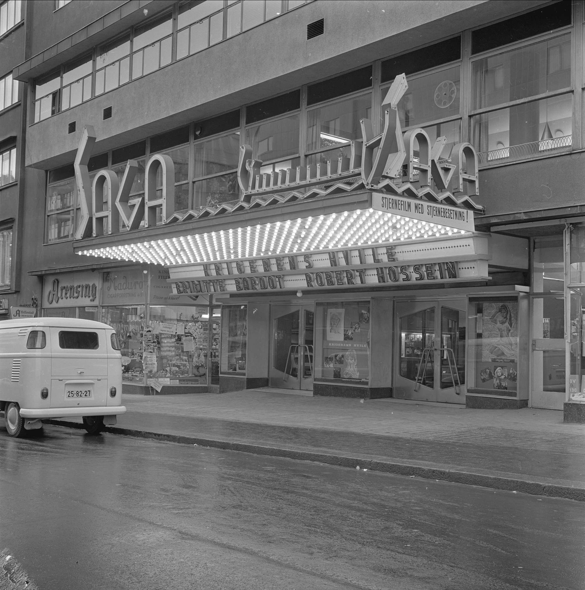 Stortingsgata 28, Oslo, 15.11.1962. Saga kino, kinoreklame.