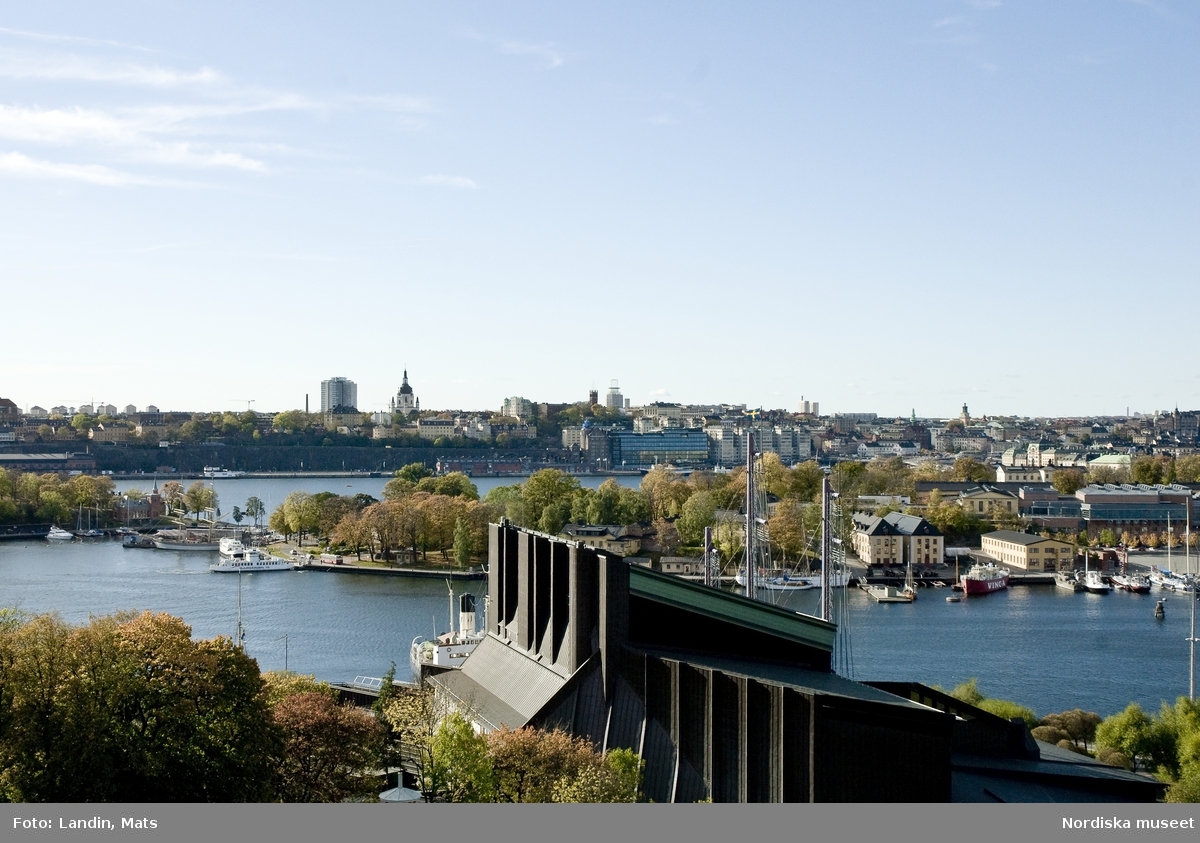 Nordiska museet, utsikt över Stockholm från tornet på museibyggnaden. Vyer över bl a Galärvarvet, Strandvägen, Skeppsholmen, Hötorgsskraporna mm. 2007-2012