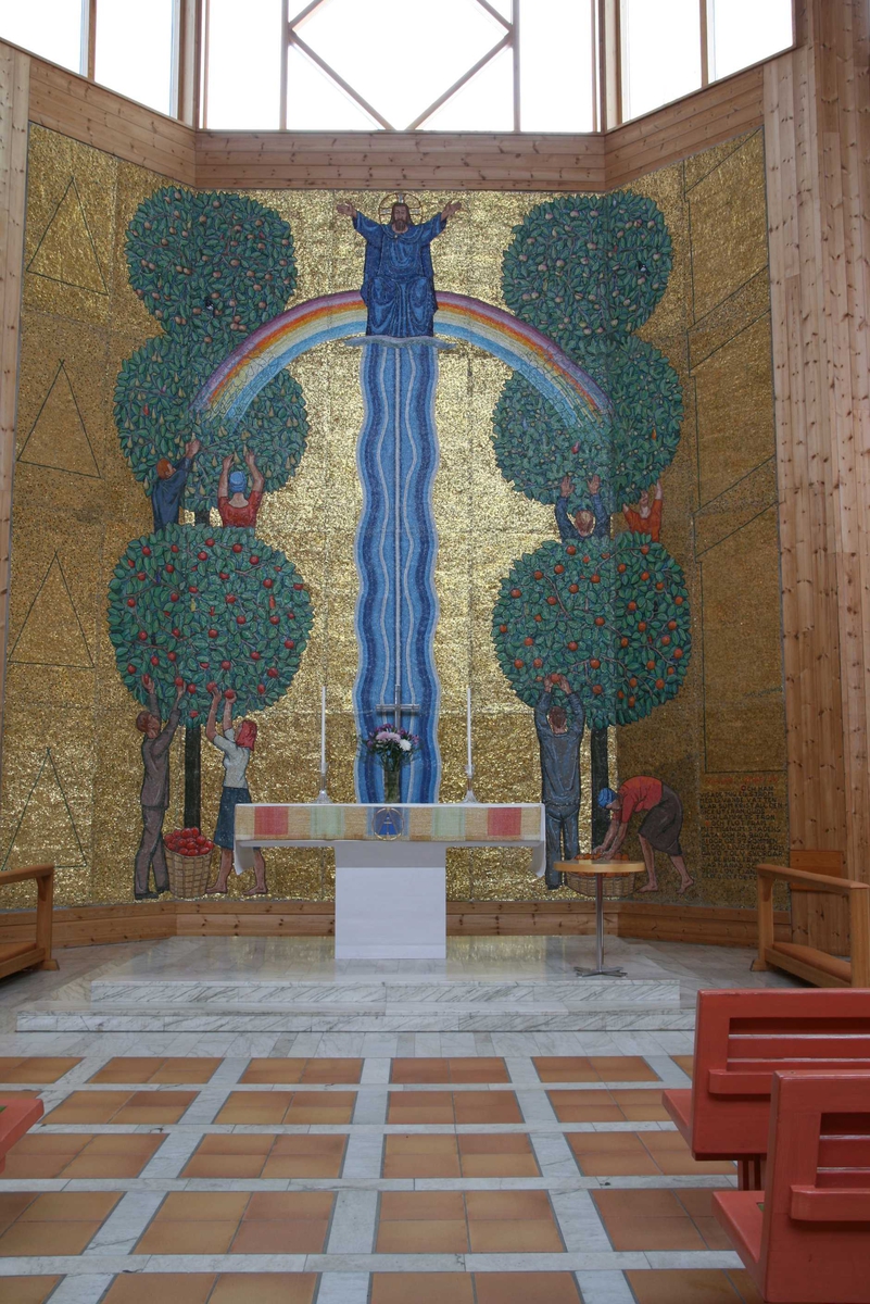 Mosaik på korväggen bakom altaret i Gottsunda kyrka, Gottsunda, Uppsala 2008