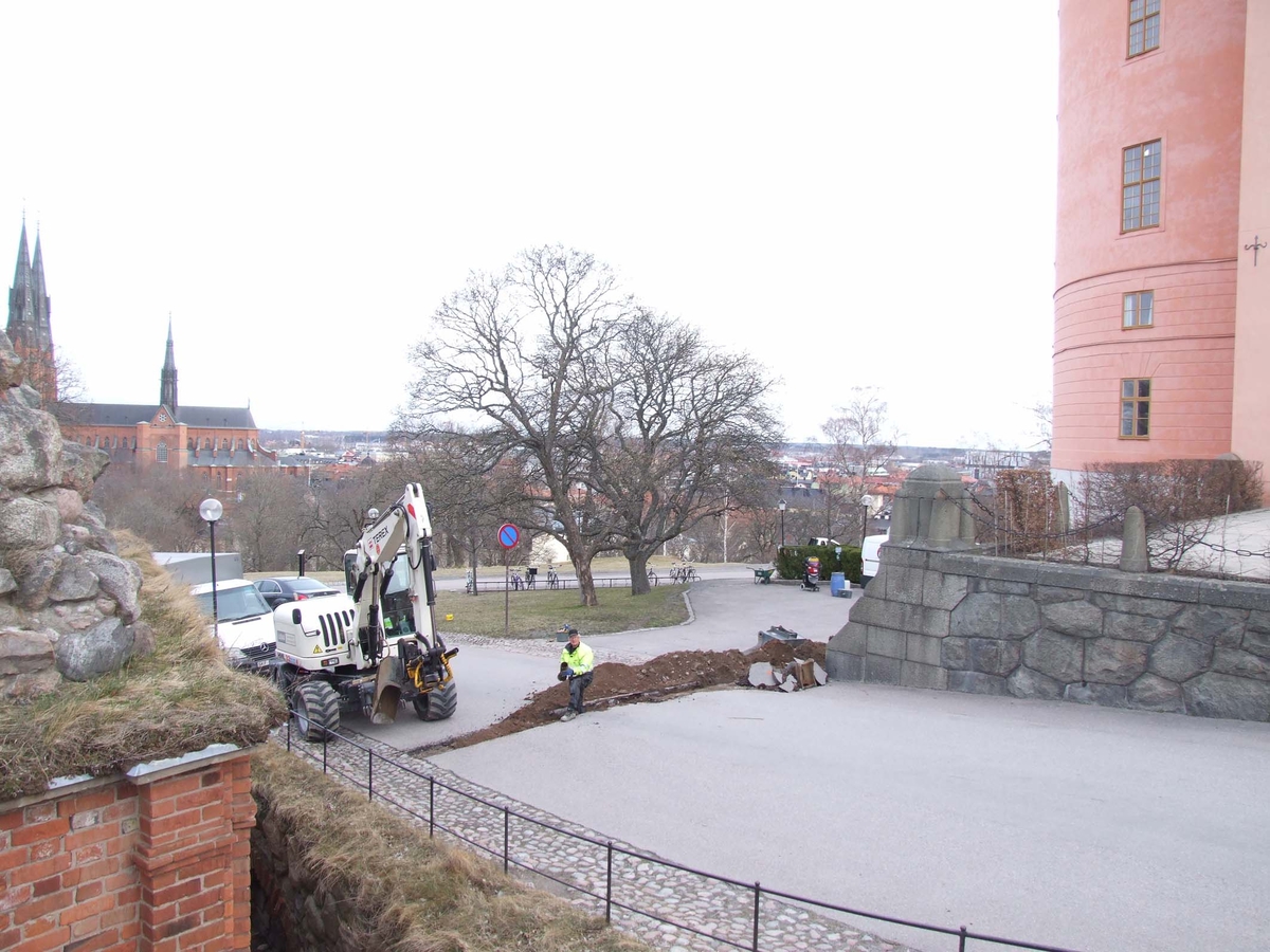 Arkeologisk schaktningsövervakning, Uppsala slott, Uppsala, Uppland 2012