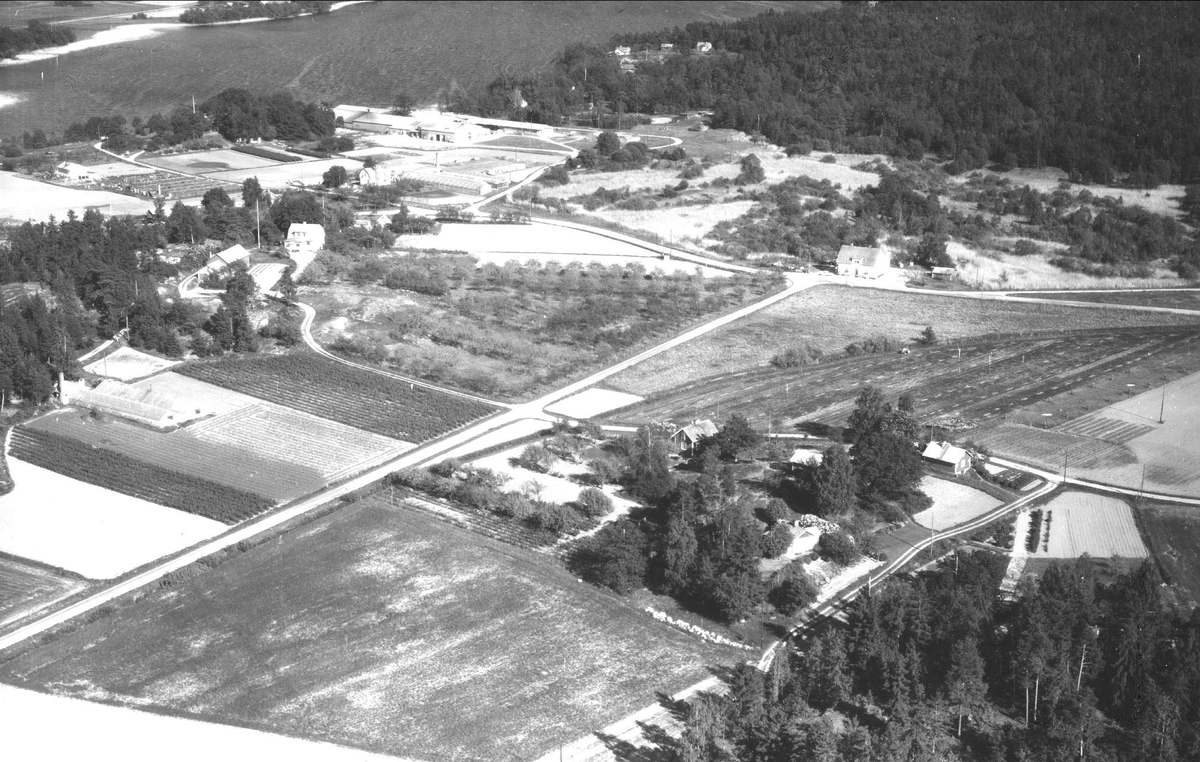 Flygfoto över Ilända, Färentuna socken, Uppland 1966