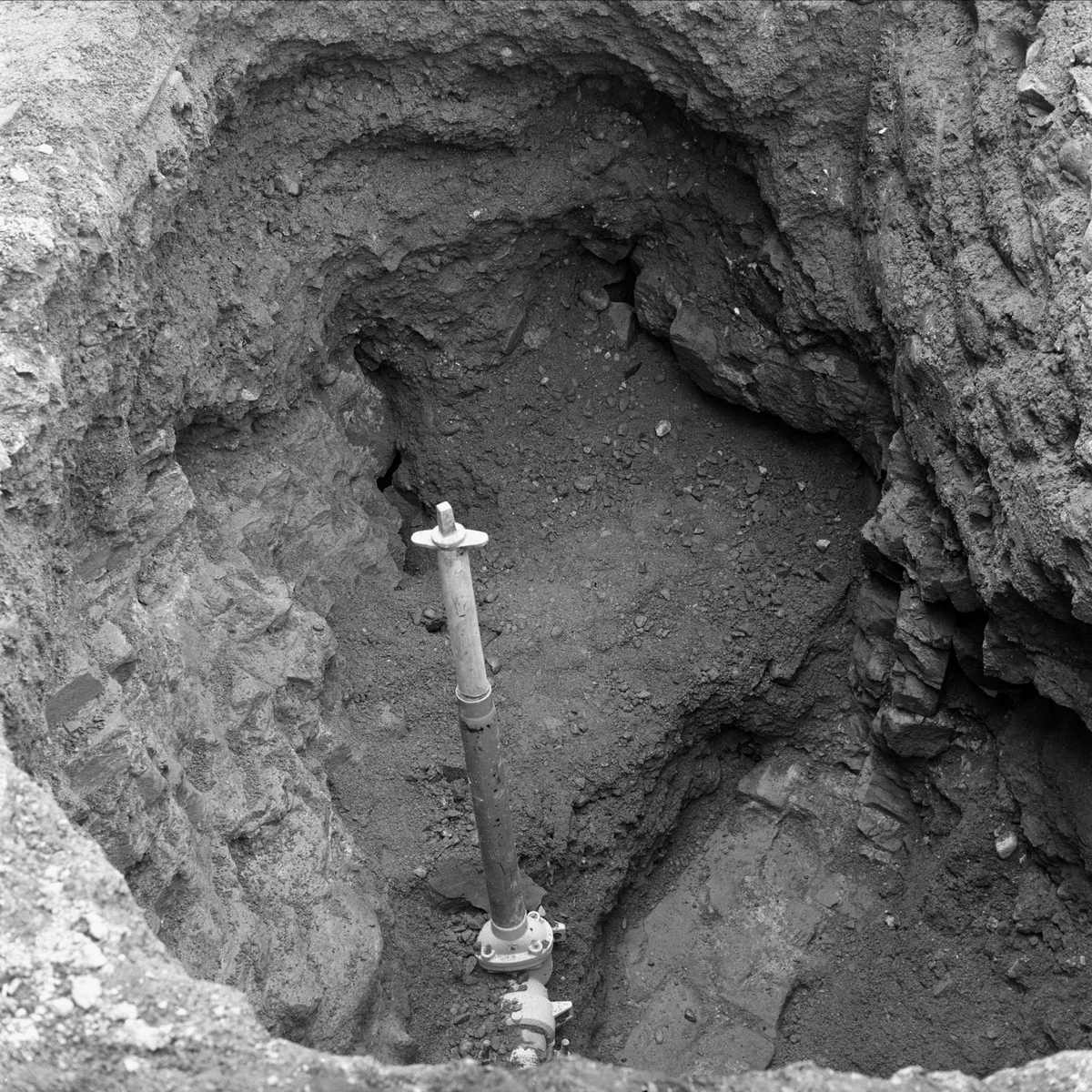 Arkeologisk undersökning av medeltida källare på Riddartorget, Uppsala april 1981