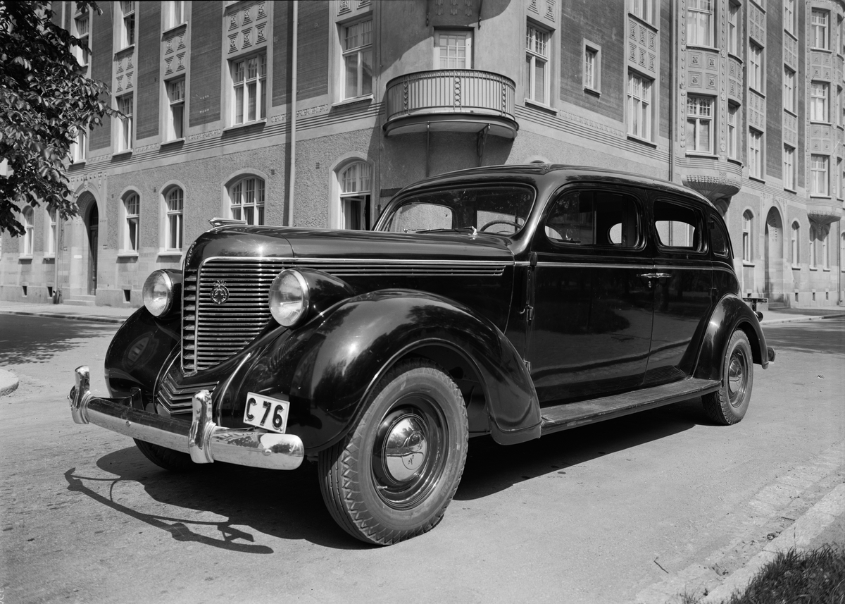 Bil på Vasagatan, Luthagen, Uppsala 1938