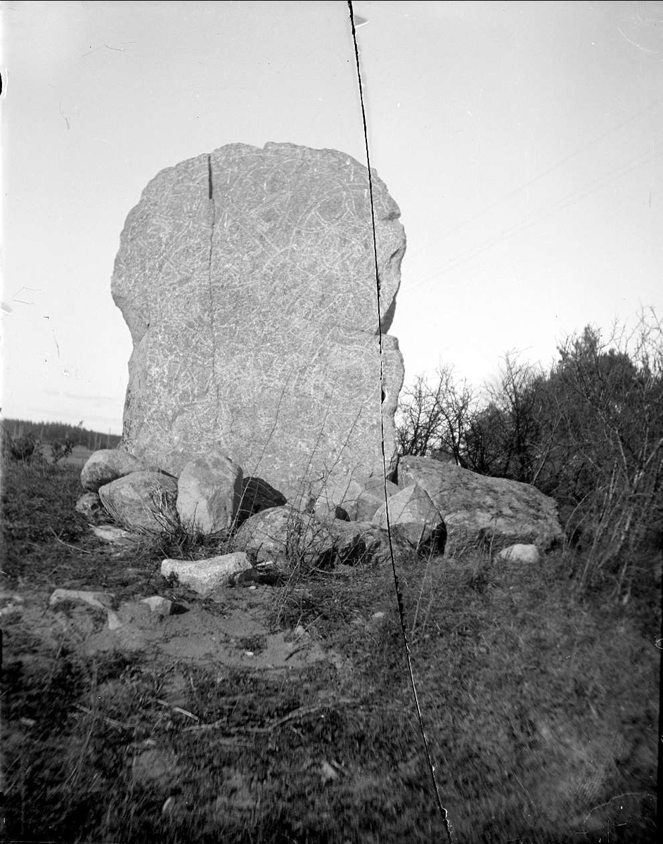 Runsten i Funbo socken, Uppland oktober 1921