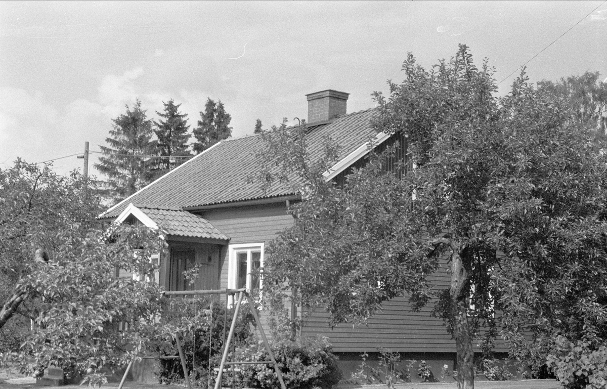 Villa, Lövsta 4:5, Lövstalöt, Bälinge socken, Uppland 1976