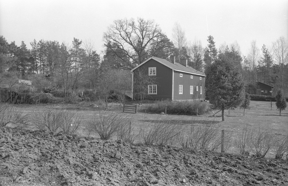 Bostadshus, Solvalla 2:8, Solvalla, Faringe socken, Uppland 1988