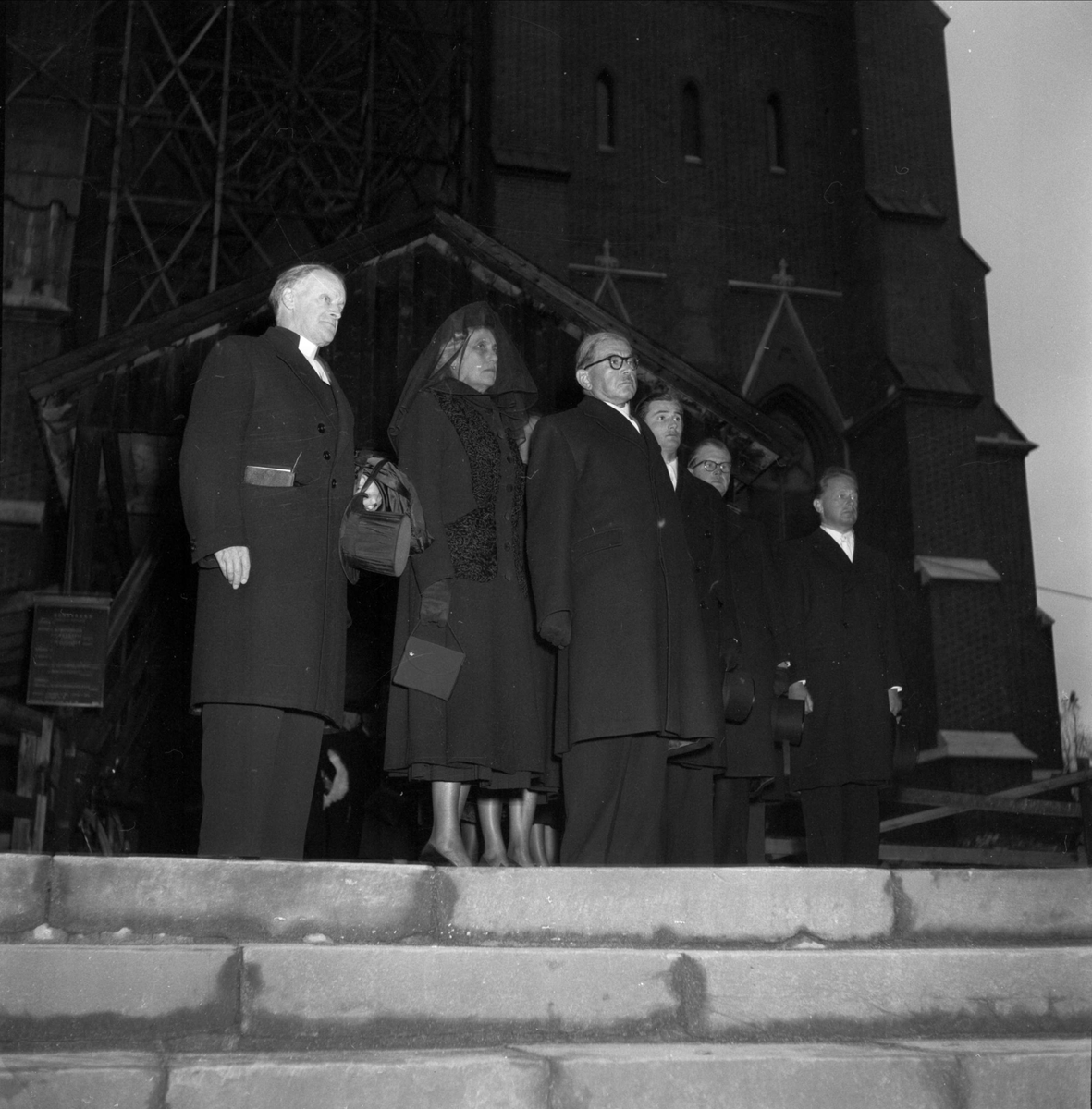 Hjalmar Hammarskjölds jordfästning i Uppsala domkyrka, Uppsala 1953. Ärkebiskop Erling Eidem och Dag Hammarskjöld