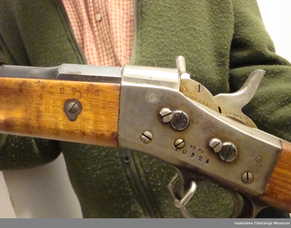 Gevär m/1867 Remington. Tillverkningsnummer 10926 (12560/92) Längd 122 cm.