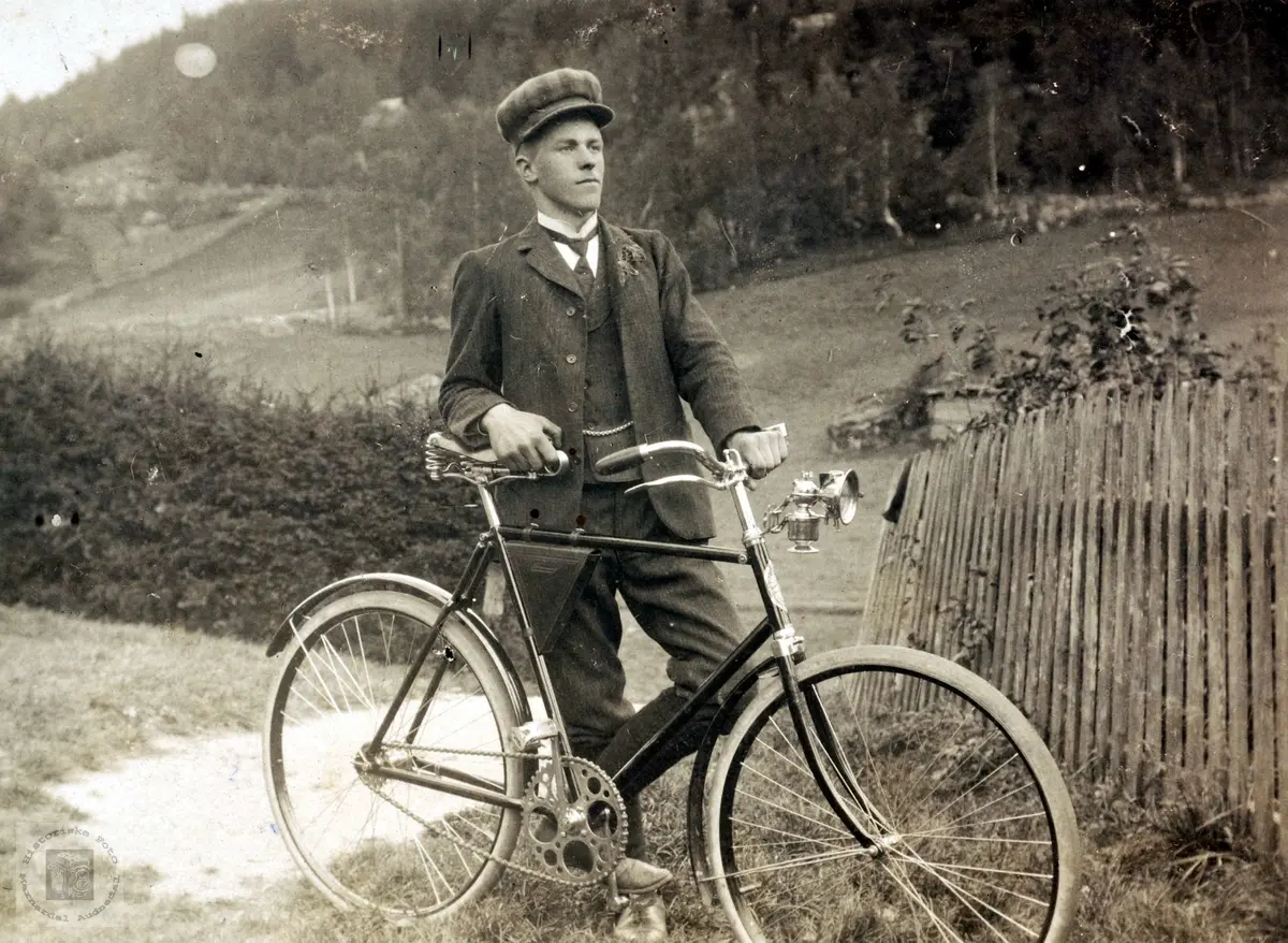 Syklist Tønnes Iversen Ubostad fra Grindheim.