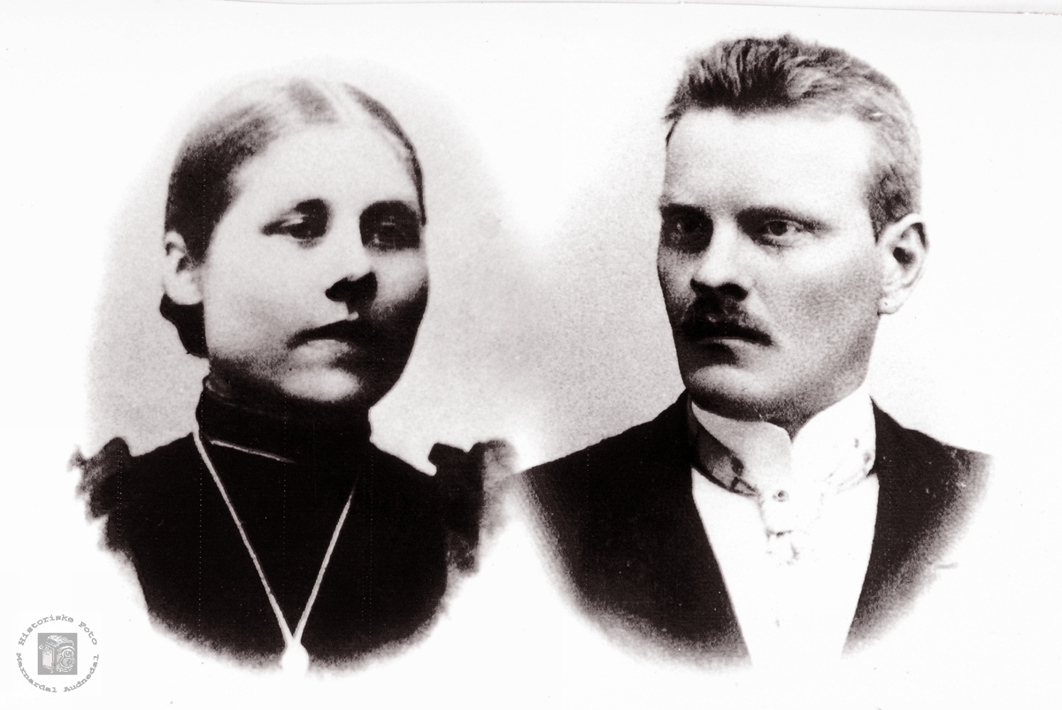 Portrett av ekteparet Anna og Tobias Skogen. Audnedal.