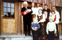 Familien Seland i konfirmasjonen til Tønnes. Grindheim Audne
