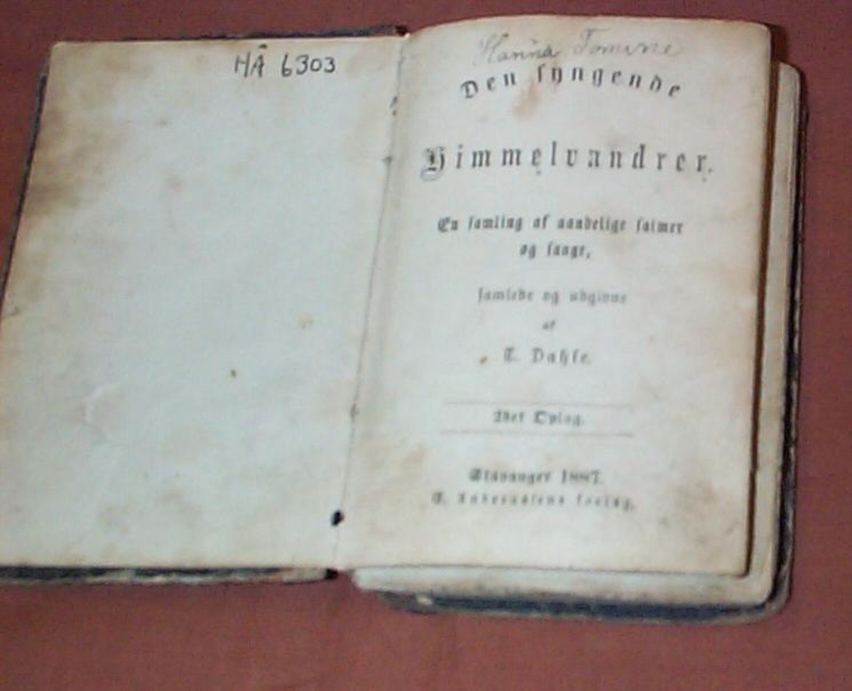 Bok med salmar og songar, "Den syngende Himmelvandrer", samla og utgjeve av T. Dahle. S. Andreassens forlag 1887.