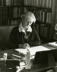 Portrett fra serien "Tidens menn om Tiedemann" laget av rekl