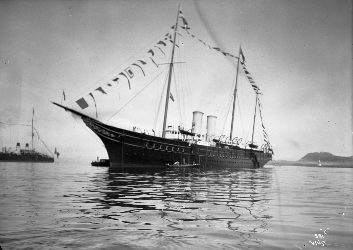 Engelsk kongeyacht, HMY Victoria and Albert III (b. 1899, Pembroke Dock, Wales)