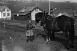 Karoline Pedersen og gårdsdreng Johannes Berg, Nordreisa han