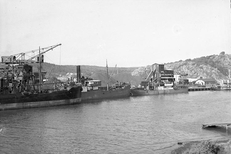 Enligt notering: "Båtar i Hamnen 20/7 1948".