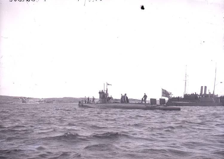 Enligt text som medföljde bilden: "Undervattensbåten Hvalen aug. 11".