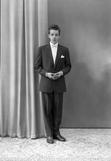 Enligt fotografens journal nr 9 1958-: "Amandusson, Christer Lundby Spekeröd".