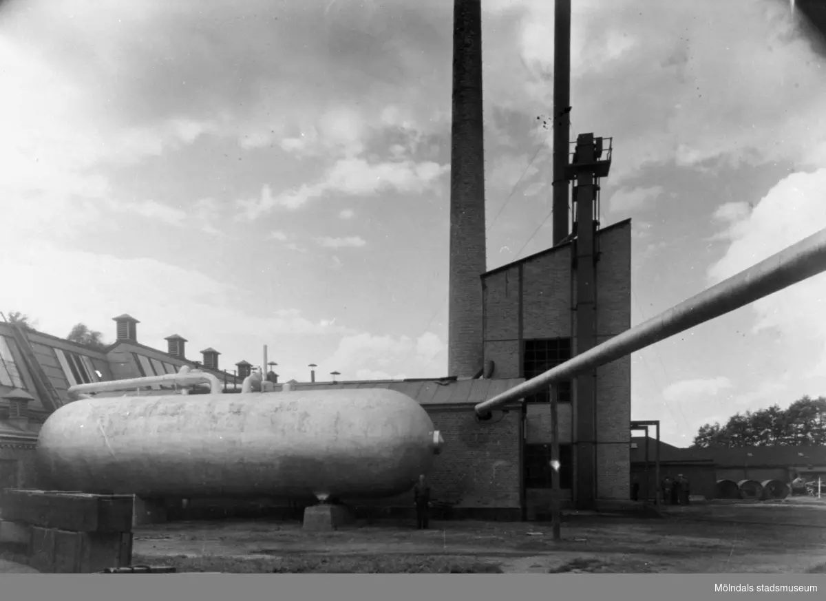 Ångtanken "Zeppelinaren" för ångackumulation vid Krokslätts fabrik. Uppsamlingstank för framställd ånga.