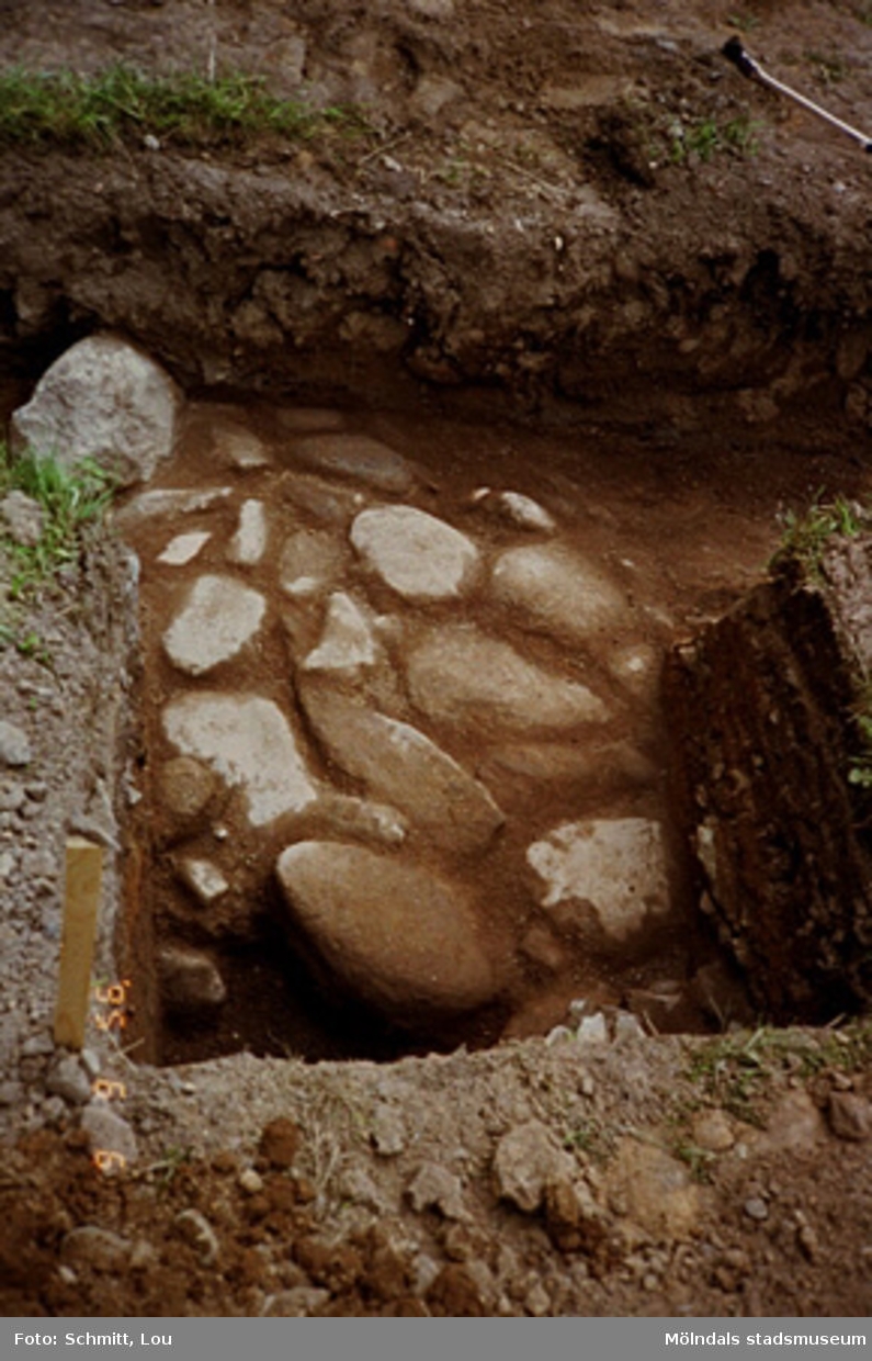 Arkeologisk utgrävning i Gunnebo slotts köksträdgård, maj 1995.