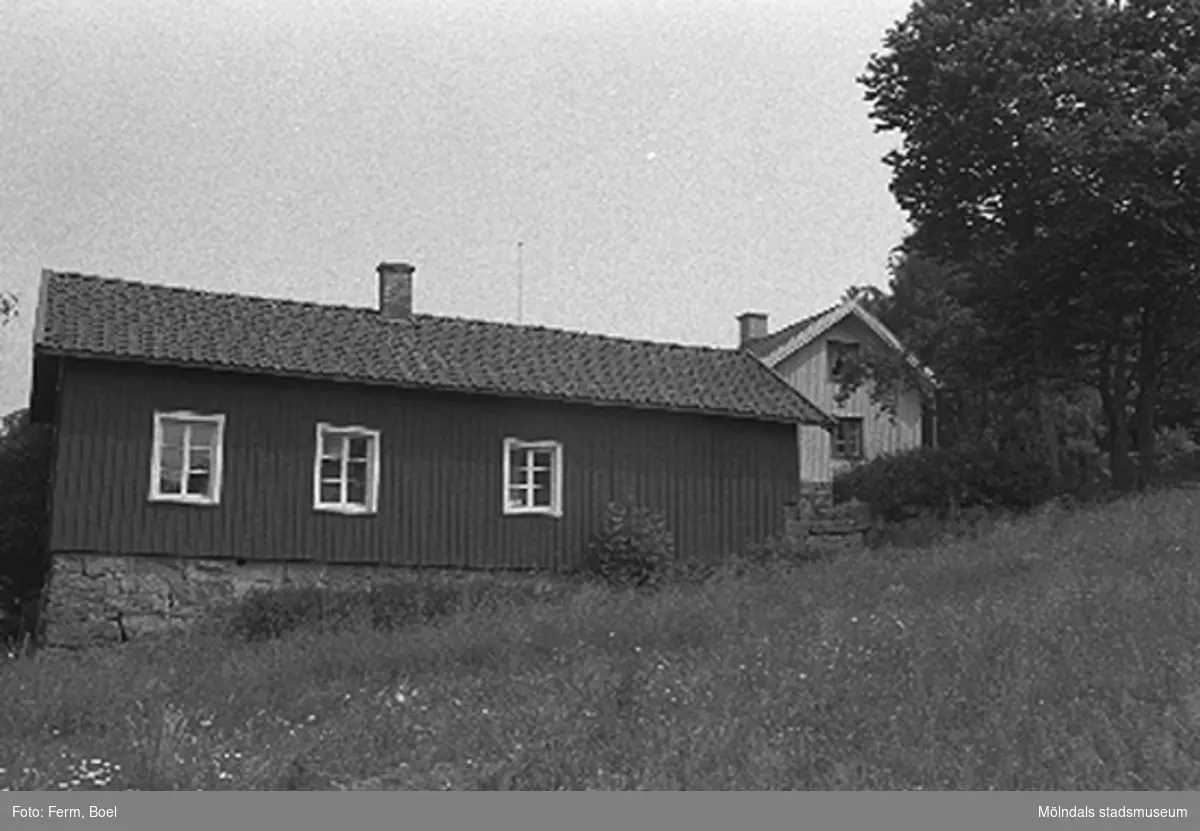 Ett hönshus. Hembygdsgården/Börjesgården i Hällesåker, Lindome 1992-06-29.