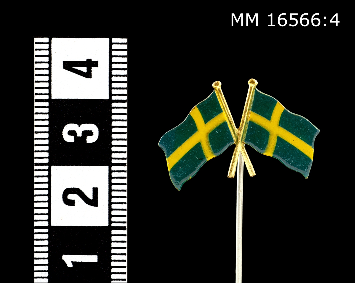 Svenska flaggans dag, tillverkad i Stockholm
Ligger i en liten pappask.