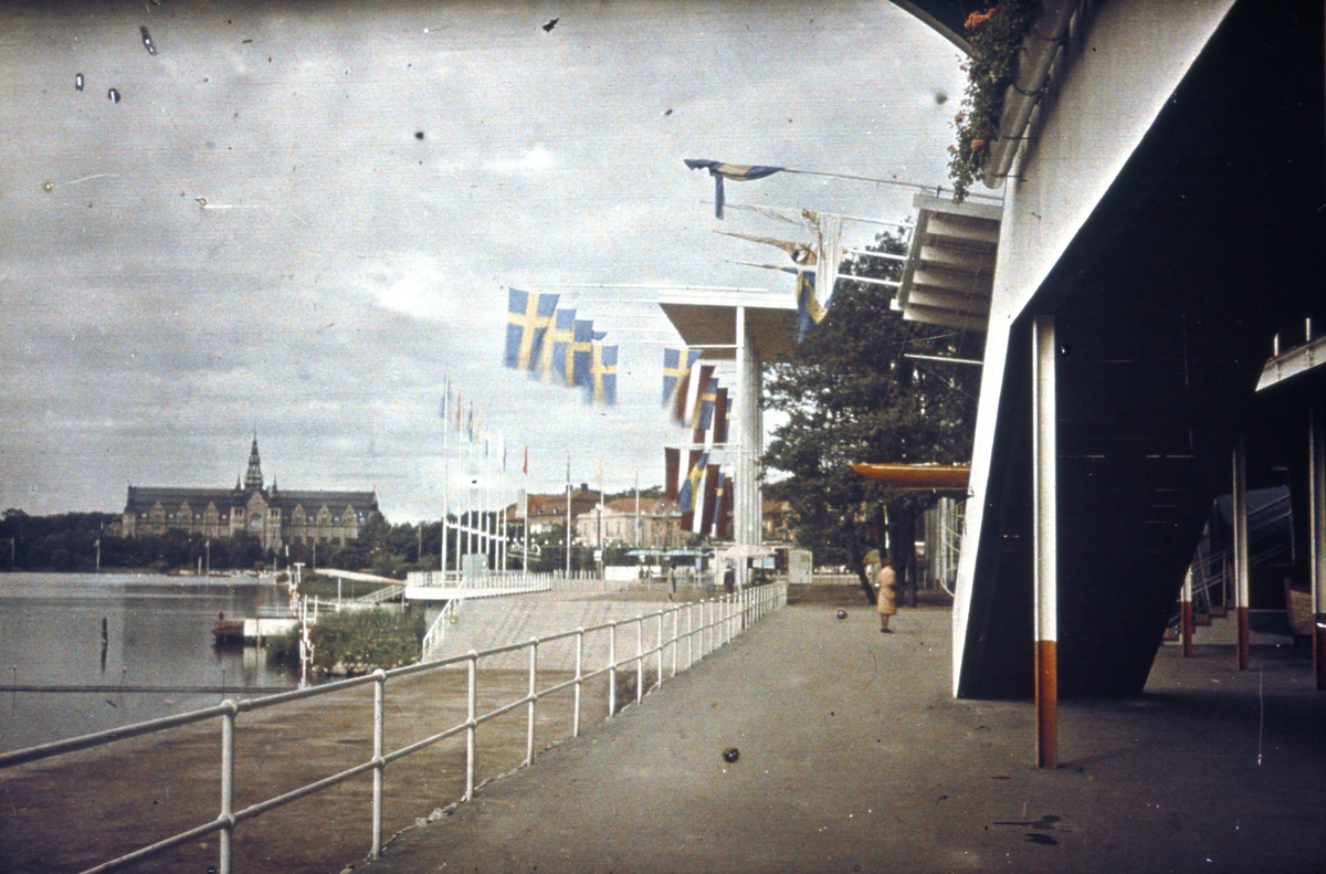 Stockholmsutställningen 1930
Hallar för samfärdsel, mot entrén, Nordiska museet i bakgrunden