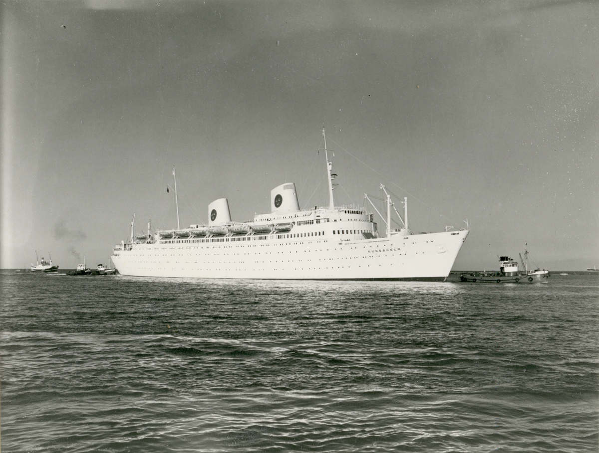 Passagerarmotorfartyget Kungsholm. Foto från Köpenhamn något av åren 1953-1961.