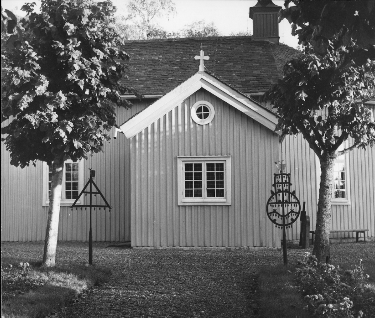 Bäcke kyrka, Smidda gravkors - Vänersborgs museum / DigitaltMuseum
