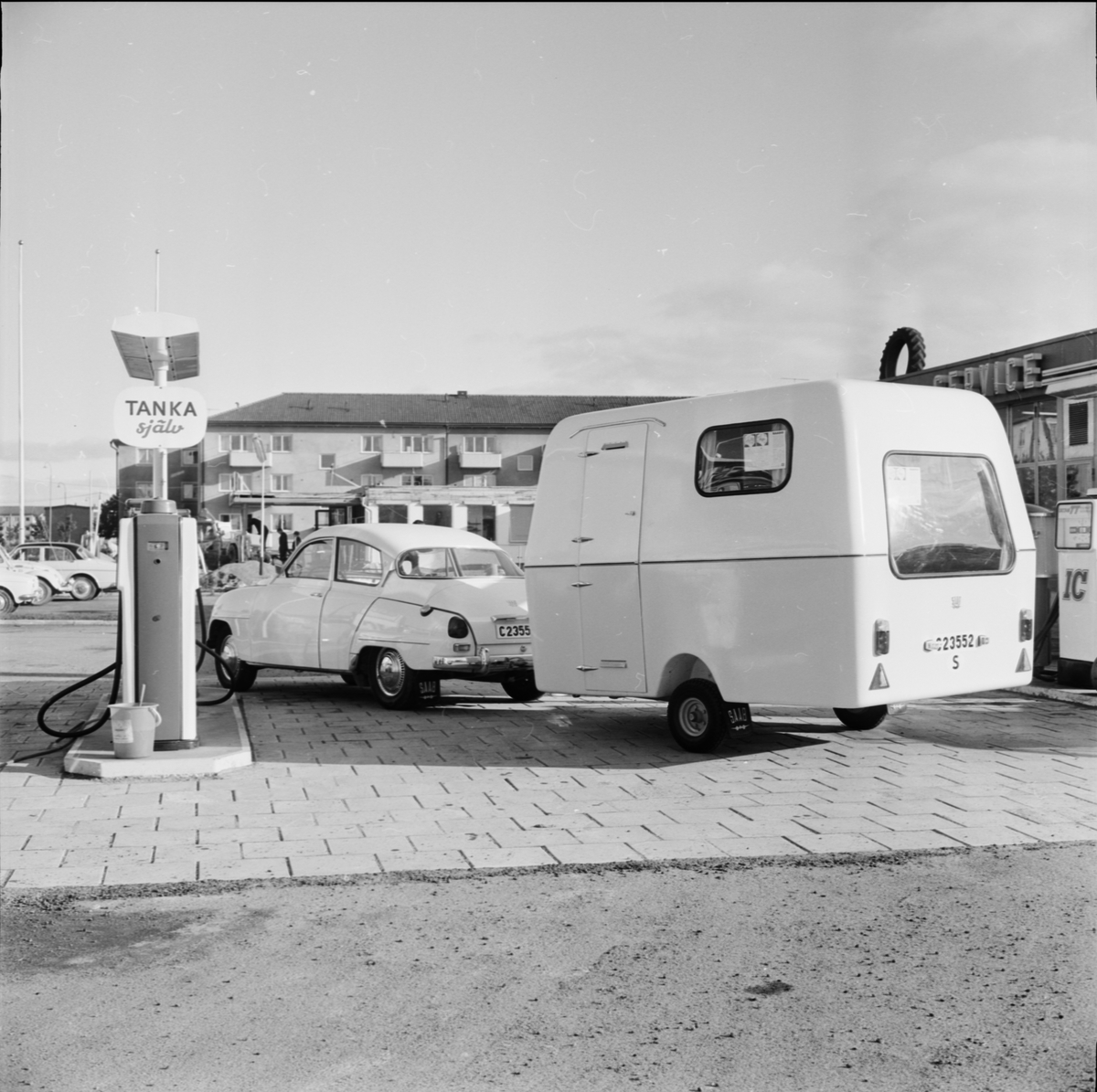 Bil med husvagn, Uppsala oktober 1965
