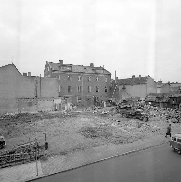 Enligt notering: "Rådhuset baksida Jan 1961".
