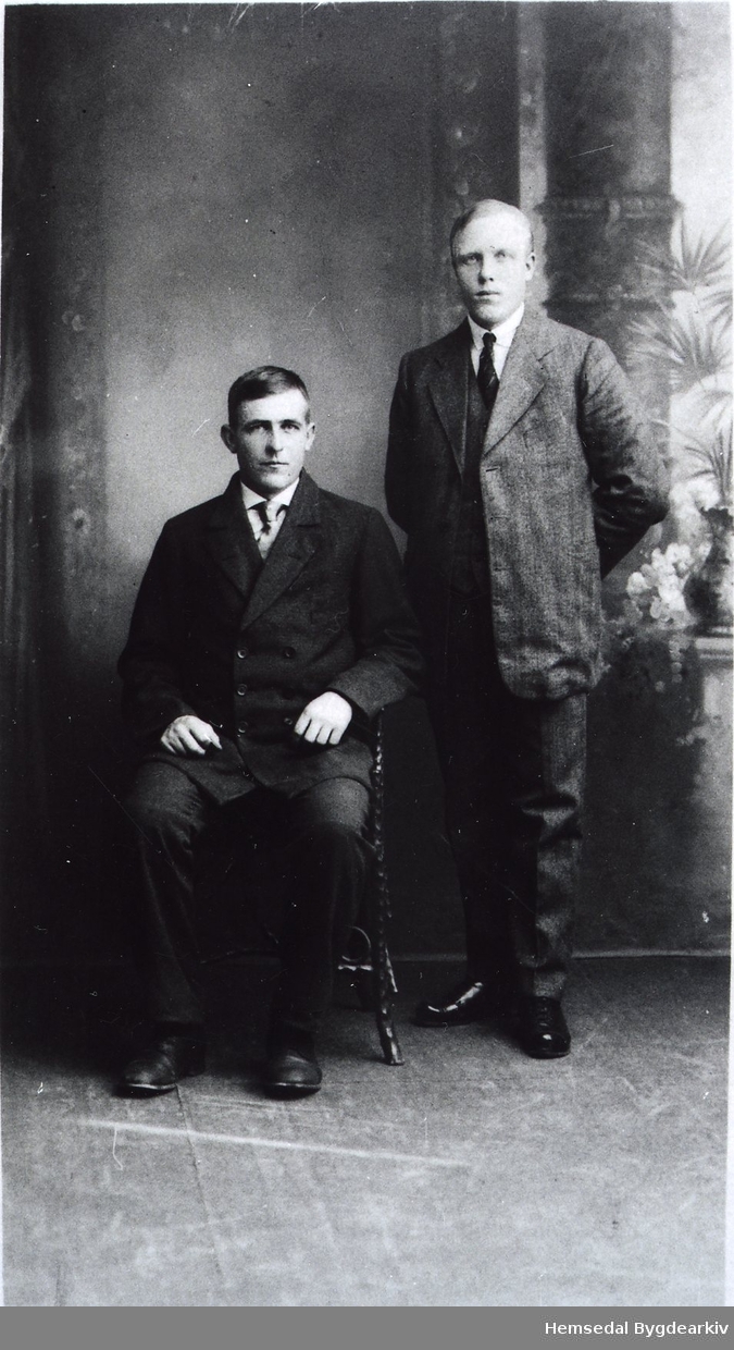 Frå venstre: Knut Prestegardshus (1896-1971) og Ola Prestegardshus (1890-1960)