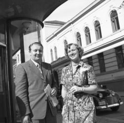 Vardens arkiv. "Hva husker du fra din første skoledag. Runds