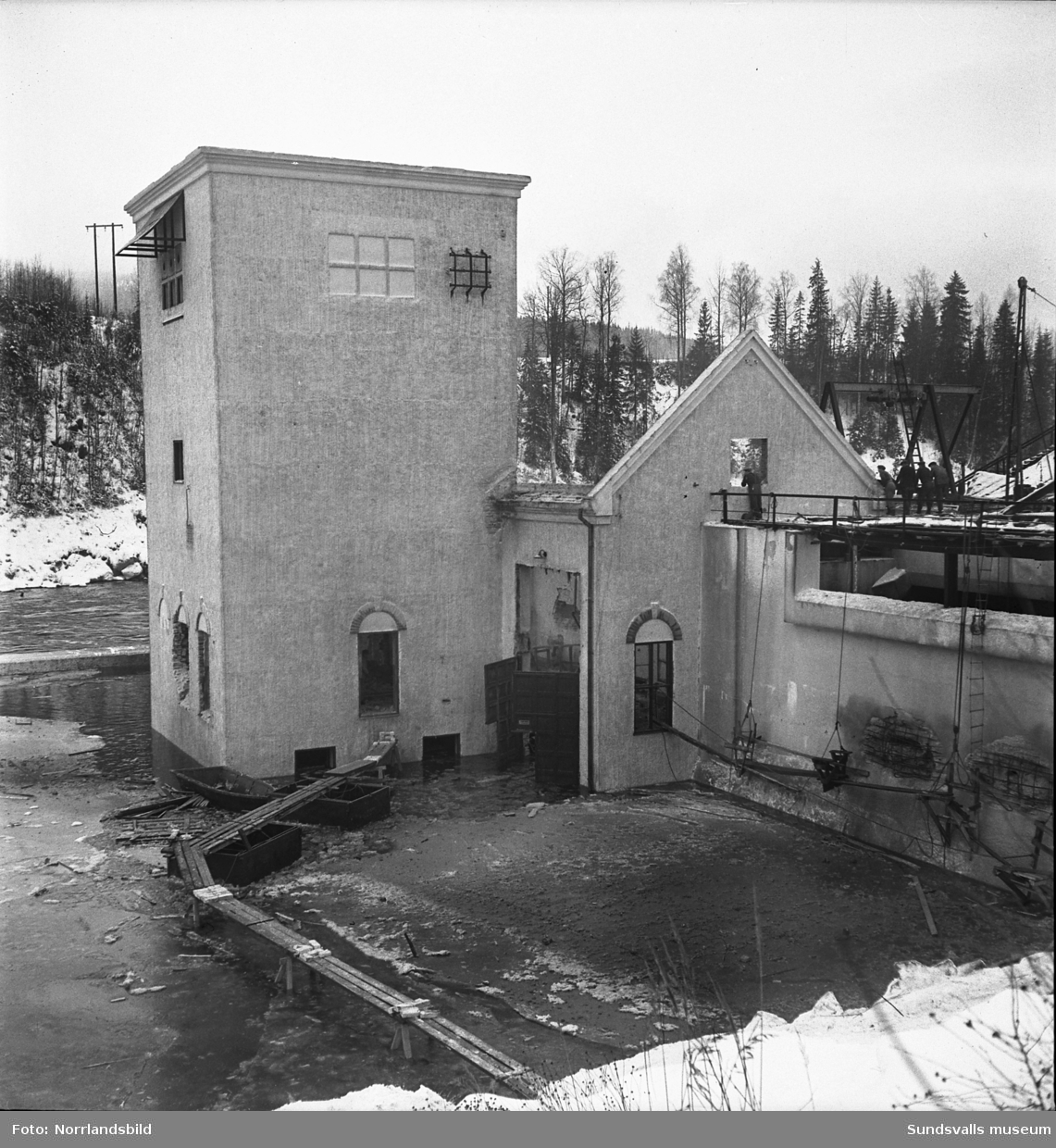 Nedmontering och sprängning av Nedansjö kraftverk.