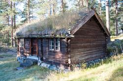 Stugu sto først i Teigen så i Åkreslåtta deretter i Meiebakk