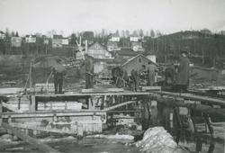 Vingnesbrua på Lillehammer under oppbygging i perioden 1930-