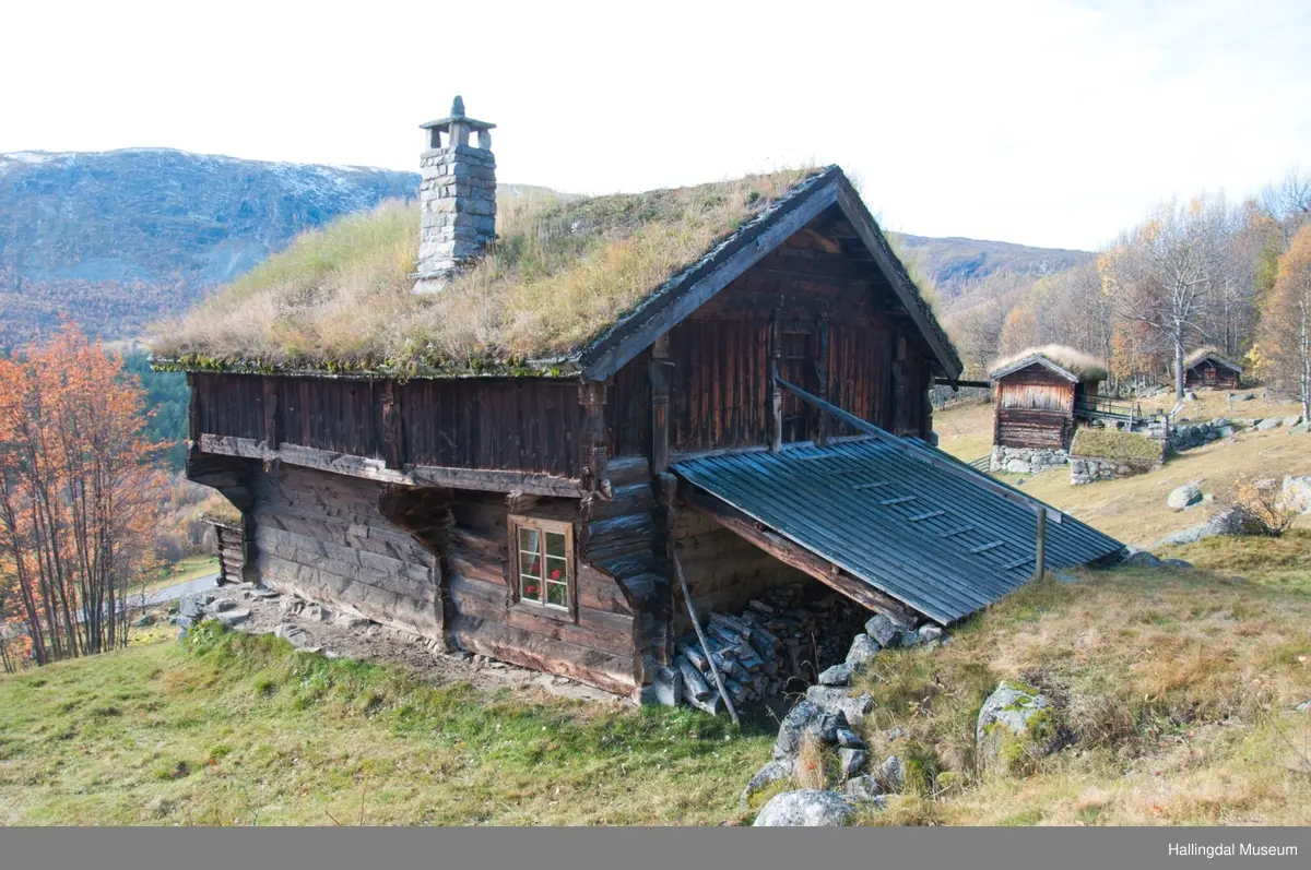 Setestugu-Loftstugu i øvre Døkki, Dokken gård i Sudndalen