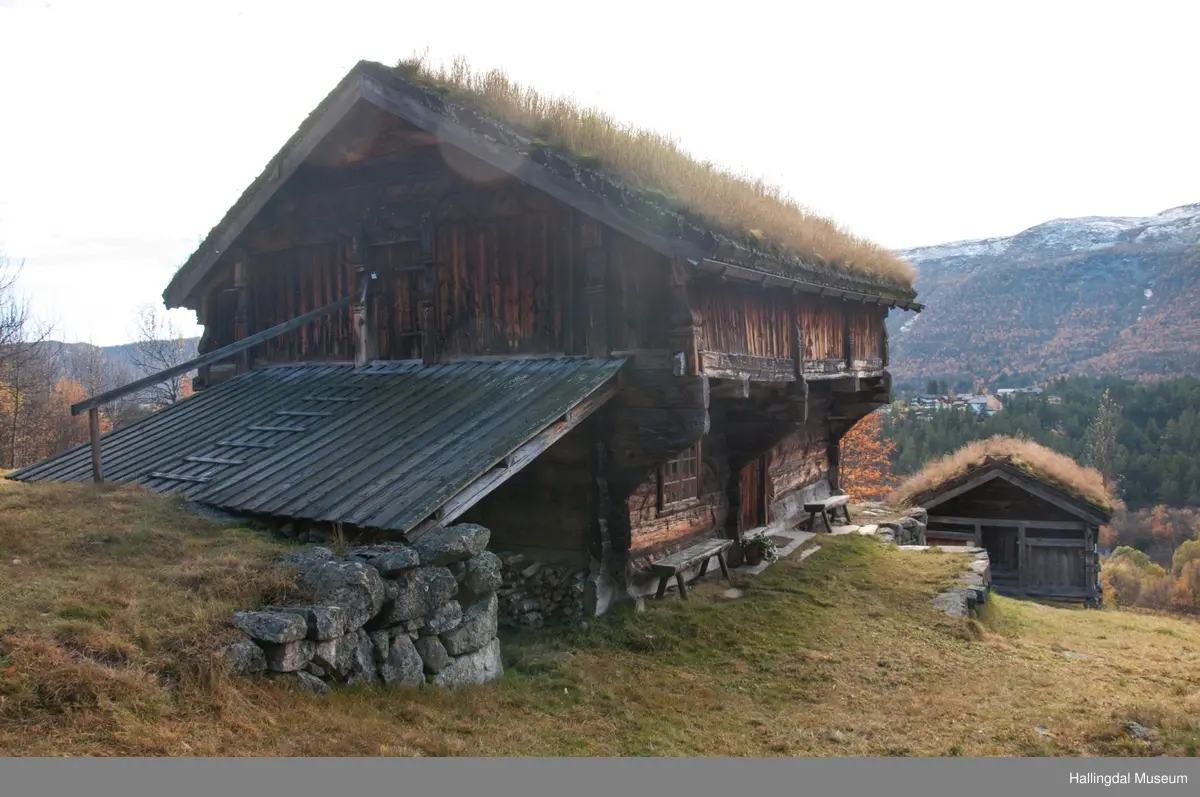 Setestugu-Loftstugu i øvre Døkki, Dokken gård i Sudndalen