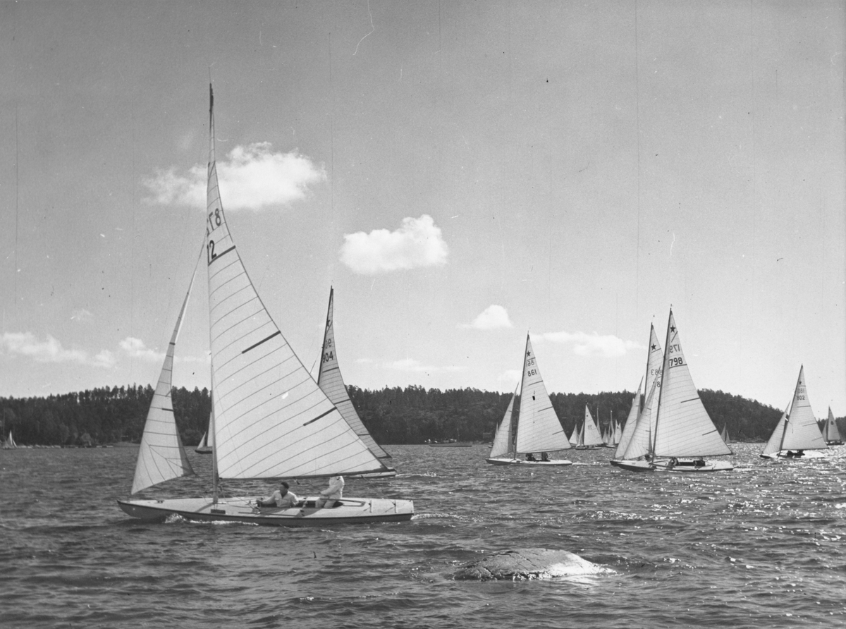Stjärnbåtar fotograferade under KSSS poängseglingar hösten 1943.