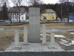Minnestein:  Til minne om innbyggere av Narvik som døde av k