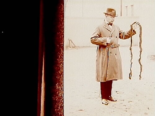 En man med garn i handen.
Konsulent H. Flodkvist, Örebro.
Två bilder på samma glasplåt.