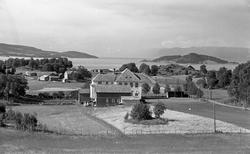 Nesheim skole og Hestøya.