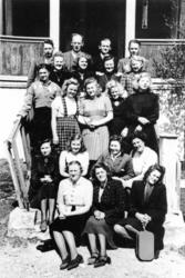 Granheimstemnet i Gol i1944.
Fyrste rekke frå venstre: Olga 