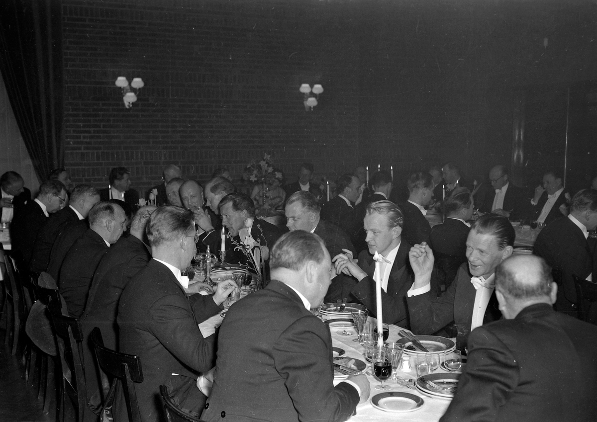 Middagsselskap i Kunstindustrimuseet og Handelsstandens Hus