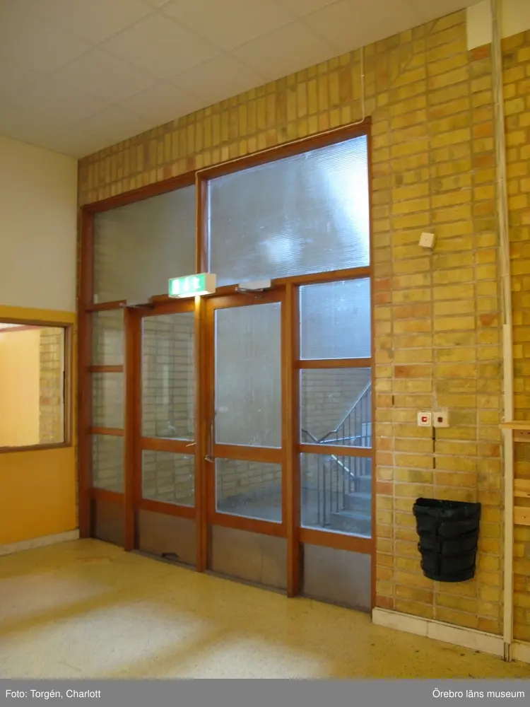 Dokumentation av Vasaskolan. Huvudbyggnaden interiört. - Örebro läns ...