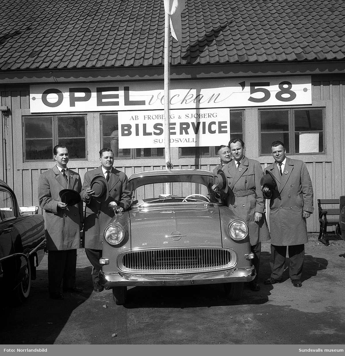 Fröberg & Sjöbergs bilservice laddar för Opel-veckan -58. Okänd adress.