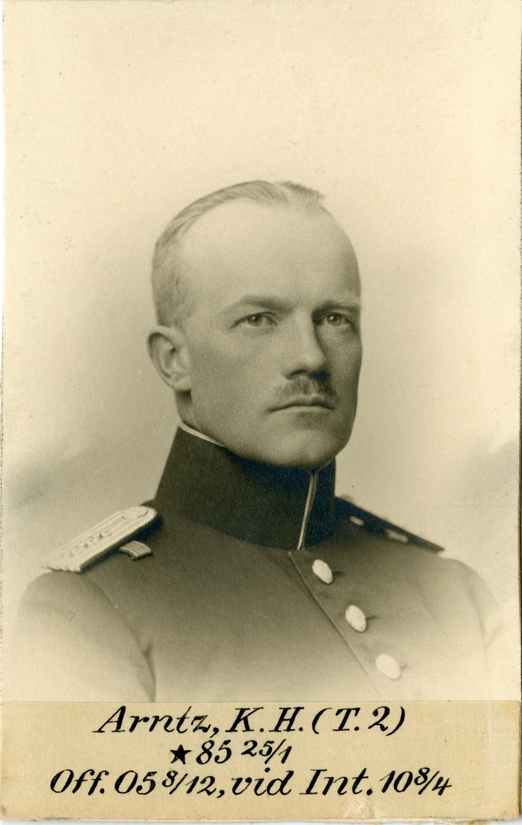 Porträtt av Knut Henning Arntz, officer vid Göta trängkår T 2, och Intendenturkåren.