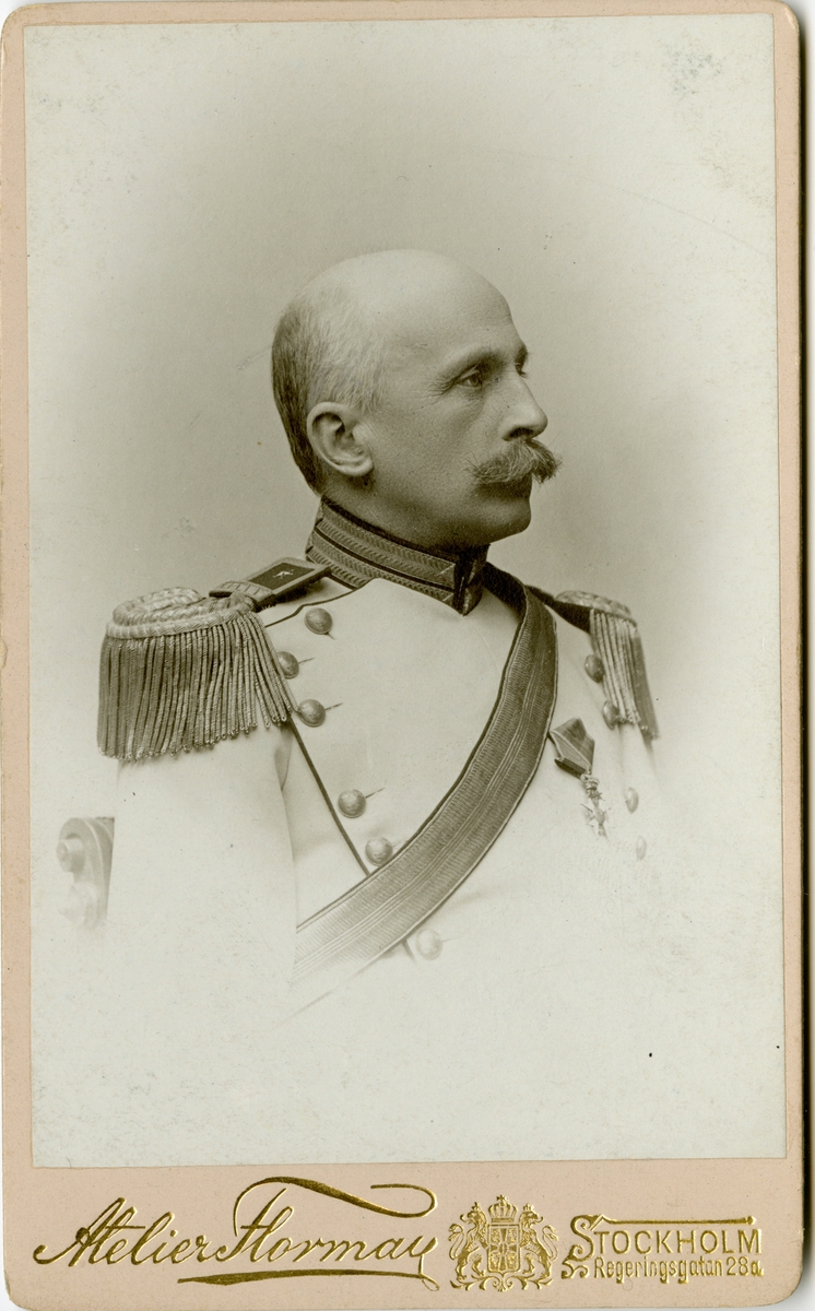 Porträtt av Carl Edward Arfwedson, major vid Livregementets dragoner K 2.

Se även bild AMA.0000955 och AMA.0006803.
