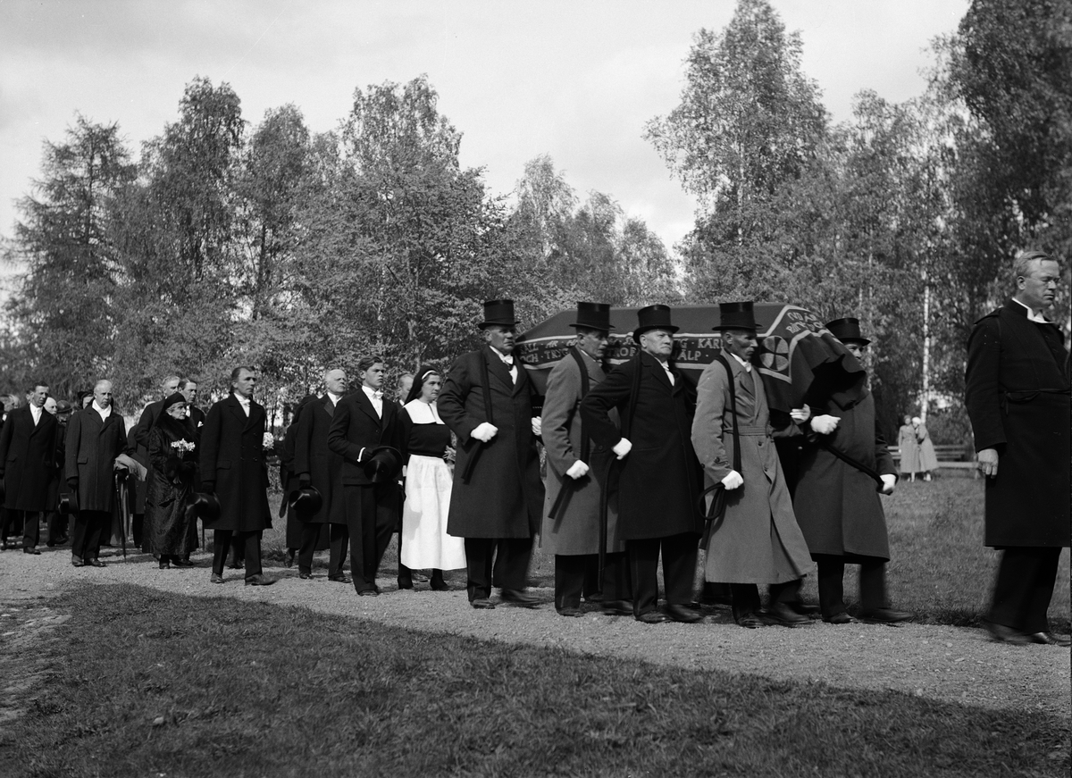 "Processionen på väg till Lena kyrka" - friherre Fredrik von Essens jordfästning